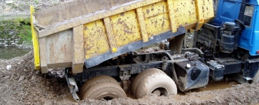 How To Stay Safe While Working With A Dump Truck