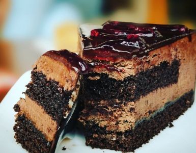 Order Trending Cake For Birthday From The Online Bakery